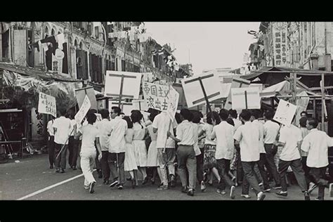  De Malay-Chinese Association Riots: Een Opstand Tegen Sociaal Onrecht en Koloniale Onderdrukking